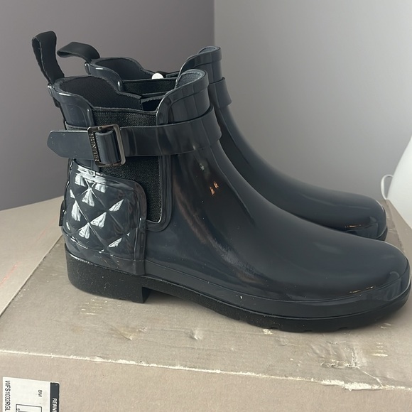 Hunter Original Refined Gloss Quilt Chelsea- Dark Slate (Navy-Grey) Size 7 Boot. - Picture 4 of 9